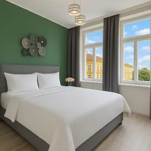 Kinsky Garden And By Dwellfort **** Praga