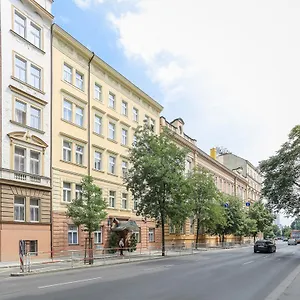 Hotel Club, Praga